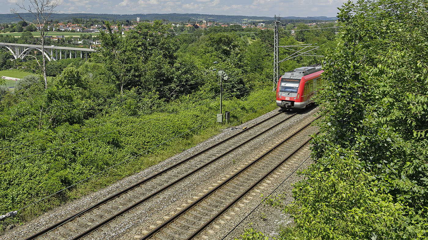 Kabel an Bahnstrecke beschädigt | Unfall auf B328 | Einbruch in Firmenräume