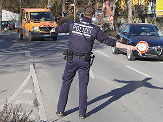 Polizei, Polizeirevier, Trunkenheitsfahrt, Verkehrskontrolle, Atemalkoholtest, Blutentnahme, Fahrtüchtigkeit