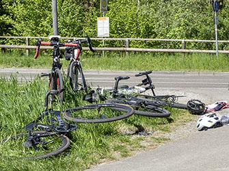 Gestürzter Fahrradfahrer