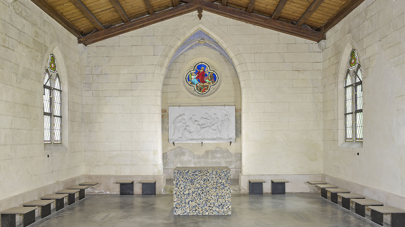 Innenraum der Friedhofskapelle auf dem Backnanger Stadtfriedhof 