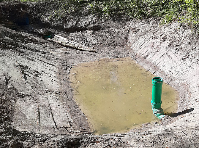 Anlage eines Tümpels als Ausgleichsmaßnahme für die Planungsfehler im Gewann Pfaffenrinne