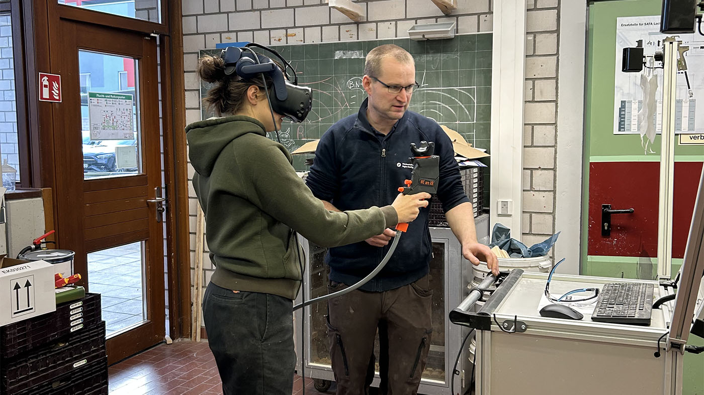 Schreiner_VR-Brille | © HWK Region Stuttgart