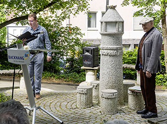 Timo Mäule Stadtverwaltung Backnang im Gespräch beim Waldheim