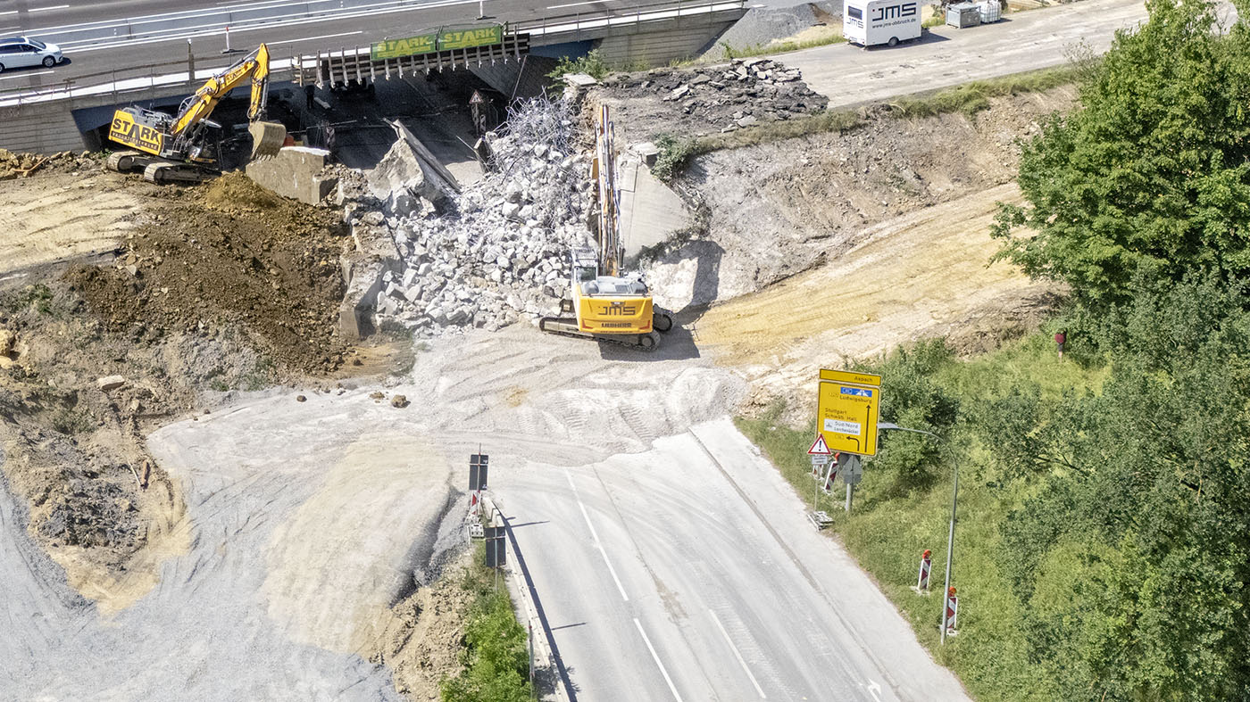 Abriss der Brücke an der Anschlussstelle Backnang/West | © BJ. Lattner