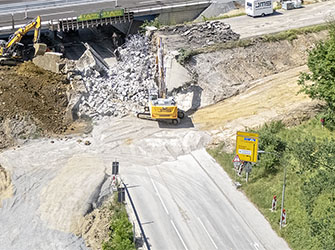 Abriss der Brücke an der Anschlussstelle Backnang/West | © BJ. Lattner