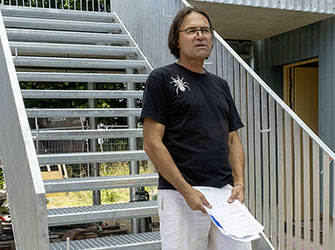 Moritz Seifert begrüßt die Besucher | © BJ. Lattner
