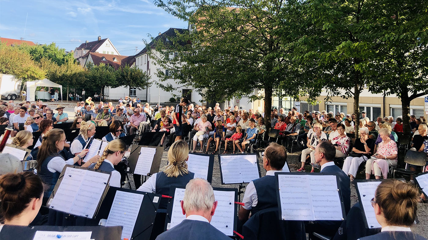Serenadenkonzert des Städtischen Blasorchesters Backnang unter freiem Himmel | © Thomas Kirschbaum