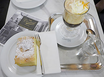 Quarkstrudel in einem Kaffeehaus in Baden bei Wien | © Klaus J. Loderer