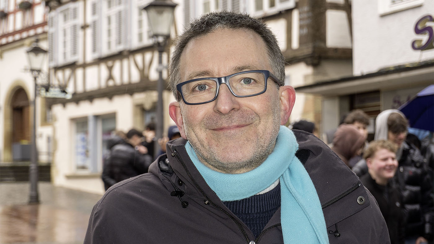 Dr. Jens Steinat bei Straßenwahlkampf im Februar 2026 in Backnang | © BJ. Lattner