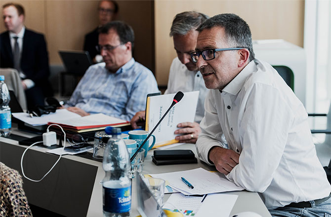 Dr. Jens Steinat im Ausschuss © Hannes Griepentrog