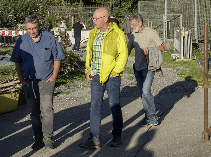 Willy Härtner bei der Baustellenbegehung der Kläranlage | © BJ. Lattner