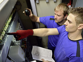 Leichte Stabilisierung im Handwerk | © amh-online.de / Falk Heller