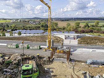 B 14 Vorbereitet Lager für den Brücken-Einhub der Ersatzneubau der Brücke zum Schützenhaus | © BJ. Lattner