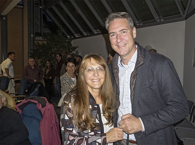 Dr. Richard Siegel gratuliert der Bürgermeisterin Sabine Welte-Hauff zur Wiederwahl | © BJ. Lattner