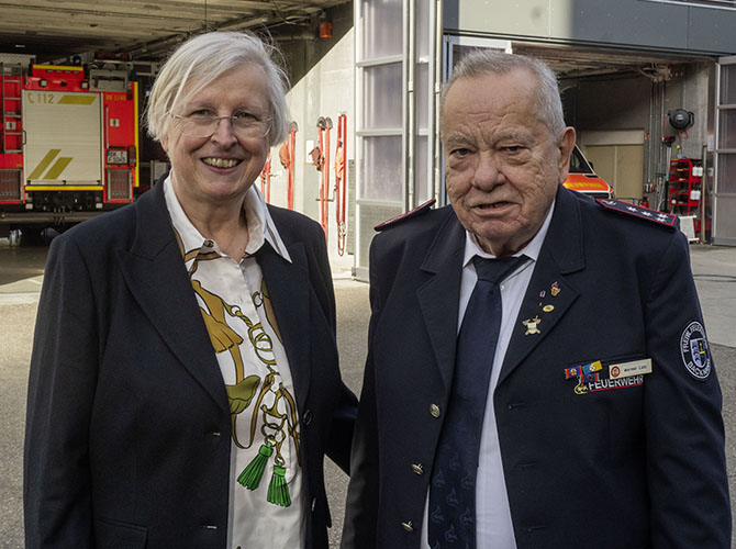 Dr. Ute Ulfert beim 80. Geburtstag des Ehrenkommandant Werner Lutz | © BJ. Lattner