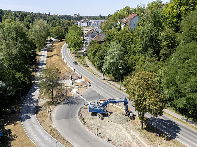 Ansicht der Baustelle des Hochwasserdamms | © BJ. Lattner